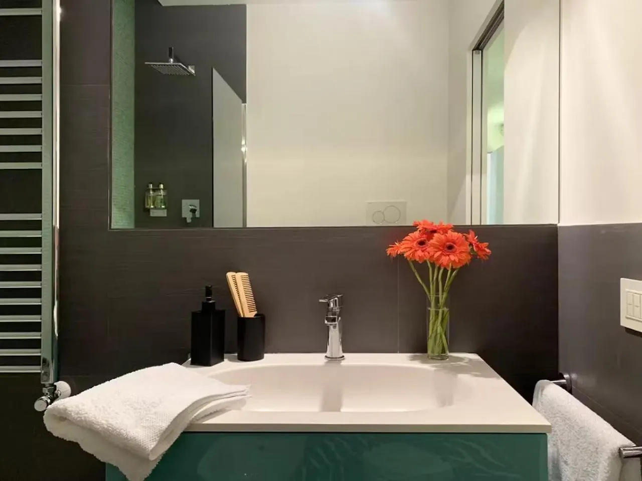 Please Read My Host Profile At Bottom Of Page Before Making A Request # Luxury Apartment In Milan #