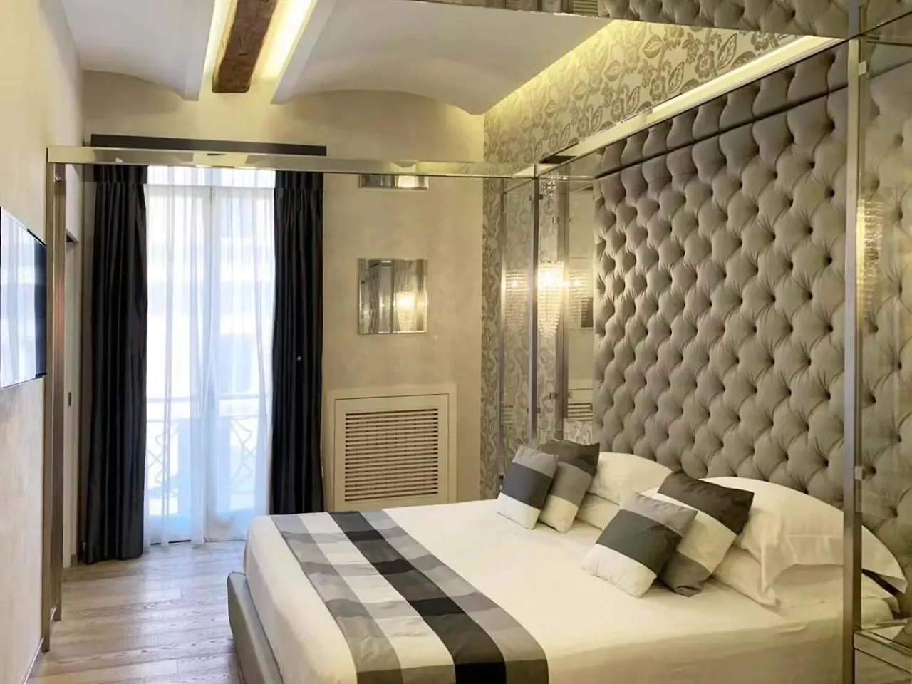 Please Read My Host Profile At Bottom Of Page Before Making A Request # Luxury Apartment In Milan #