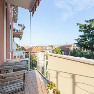  Appartamento Precotto Comfortable Flat With Balcony
